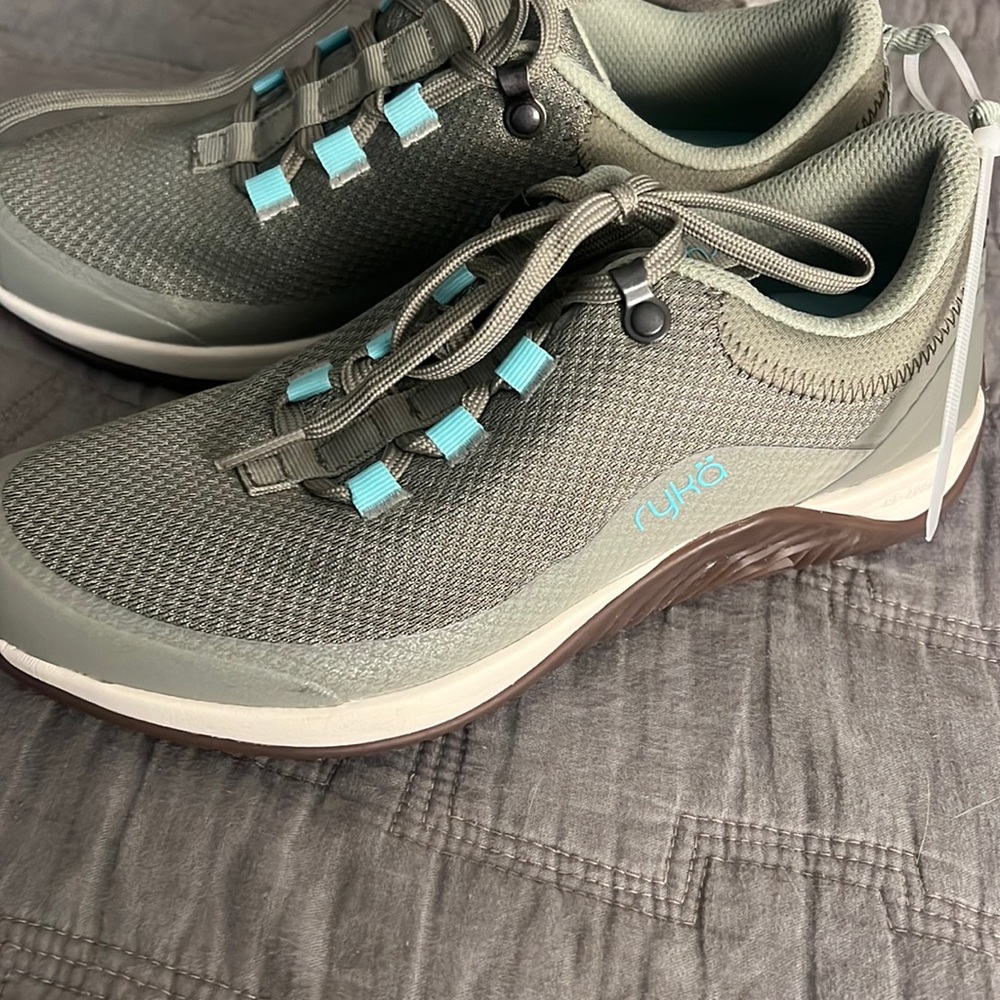ryka hiking/sneaker shoes